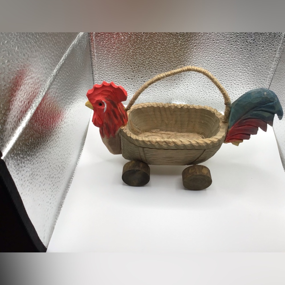 NWOT Perfect Spring Decoration Stunning Rooster on Wheels